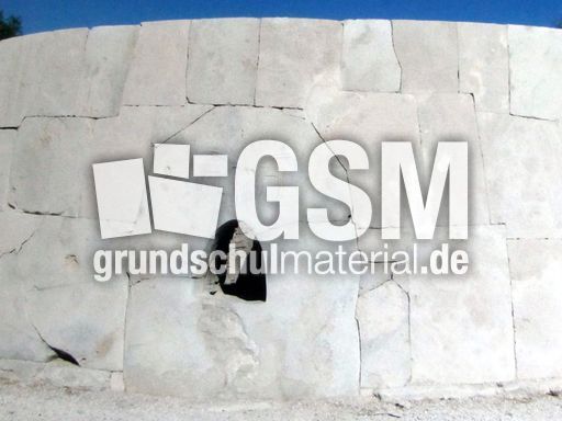 103 Museum Hili Gräber.JPG